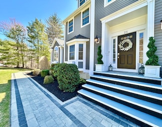 25 Stonebridge Rd, Groveland, MA 01834