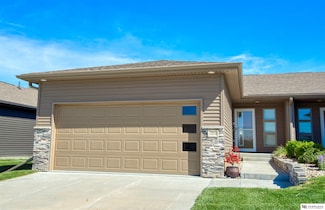 17070 Nicholas St, Omaha, NE 68118