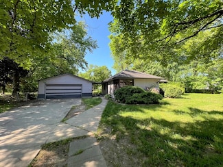 325 E Michigan Ave, Three Rivers, MI 49093
