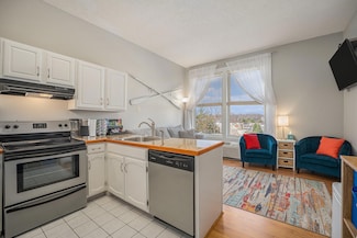 532 Dyckman Ave Unit 9, South Haven, MI 49090