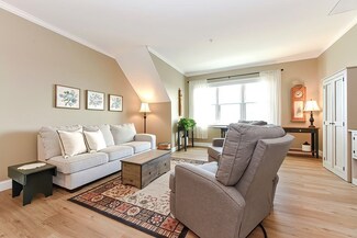 100 Alden St Unit 335, Provincetown, MA 02657