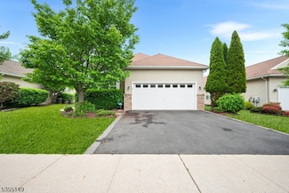 29 Medici Dr, Somerset, NJ 08873