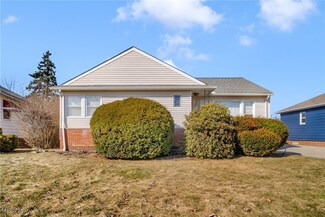 20673 Centuryway Rd, Maple Heights, OH 44137