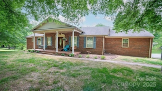 3802 Laurel Heights Dr, Morganton, NC 28655