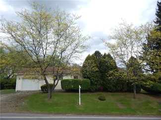 104 N Eberhart Rd, Butler, PA 16001