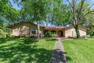 1001 Union Valley Dr, Pearland, TX 77581