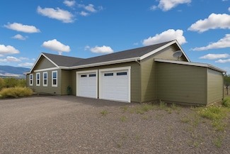7020 SW Leslie Ln, Montague, CA 96064