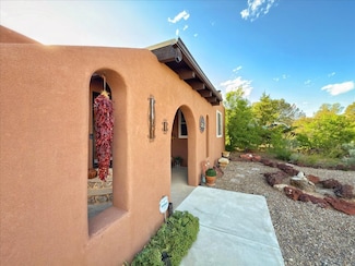 2121 Candelero St, Santa Fe, NM 87505