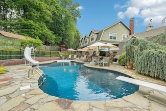 55 Buckberg Mountain Rd, Tomkins Cove, NY 10986