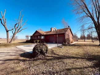 1121 Lincoln St, Osage City, KS 66523