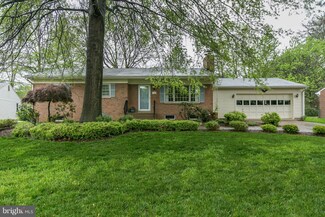 10 Hamilton Terrace Dr, Hamilton, VA 20158