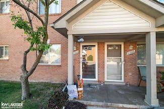 21066 Flora St Unit 8, Roseville, MI 48066