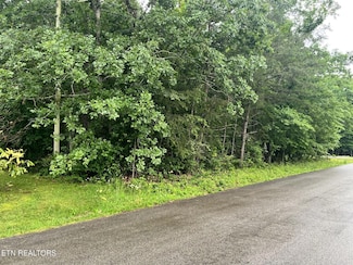 222 Sycamore Dr, Crossville, TN 38555