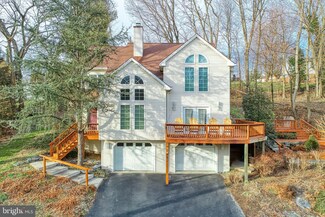 155 Creekwood Dr, Camp Hill, PA 17011