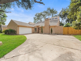 8715 Covent Garden St, Houston, TX 77031