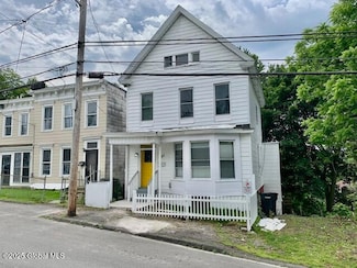 58 Thompson St, Troy, NY 12180