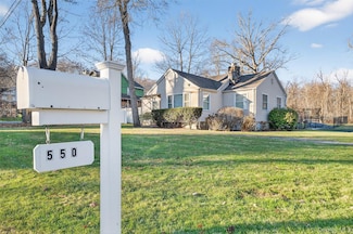 550 Beach Rd, Mahopac, NY 10541