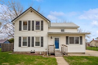710 4th St SW, Independence, IA 50644