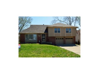 1125 NE 53rd St, Kansas City, MO 64118