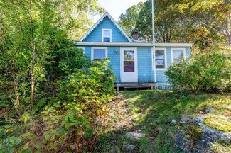 397 Island Ave, Peaks Island, ME 04108