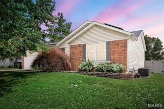 104 Maywood Ct, Saint Peters, MO 63376