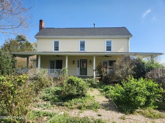 587 Snug Harbor Rd, Hertford, NC 27944