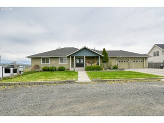 560 NW 21st St, Pendleton, OR 97801