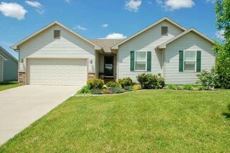 903 8th St, Dallas Center, IA 50063
