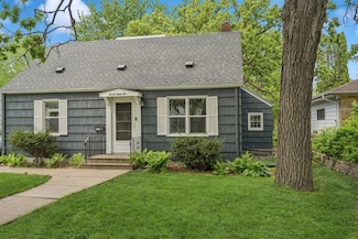 1685 Rose Ave E, Saint Paul, MN 55106