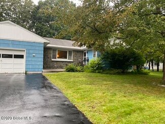 38 Uncas St, Glens Falls, NY 12801