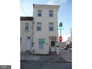 742 N 37th St, Philadelphia, PA 19104