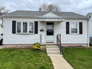 1612 Douglas St, Logansport, IN 46947