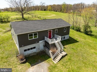 14 Process Rd, Hedgesville, WV 25427
