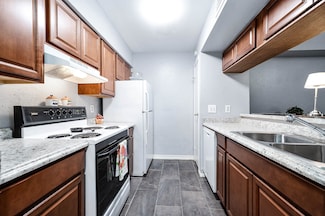 7600 Emmett f Lowry Expy Unit 807, Texas City, TX 77591