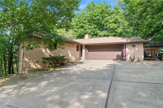 3 Summit Dr, Eureka Springs, AR 72631