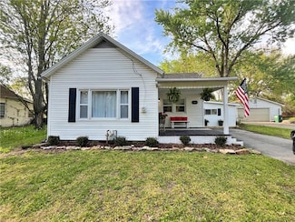 103 E Lanyon St, Frontenac, KS 66763
