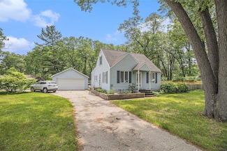 1512 Holton Rd, Muskegon, MI 49445