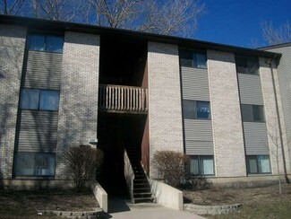 2356 South St Unit C, Elgin, IL 60123