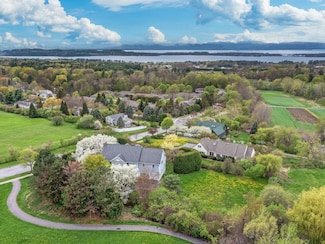 1 Deerfield Rd, South Burlington, VT 05403