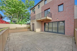 6-27 129th St, College Point, NY 11356