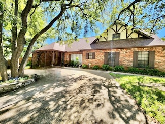 2302 Wakeforest Ct, Arlington, TX 76012