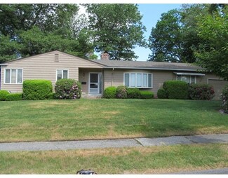 74 Lynnwood Ln, Worcester, MA 01609