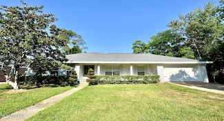 26 Bayou View Dr, Gulfport, MS 39507