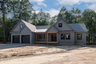 67 Stratham Ln, Greenland, NH 03840