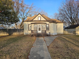 109 3rd St, Lyle, MN 55953