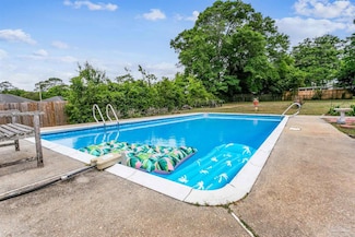 5431 Westwood Dr, Milton, FL 32570