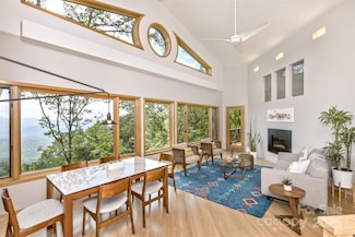 212 Chestnut Forest Rd, Fairview, NC 28730