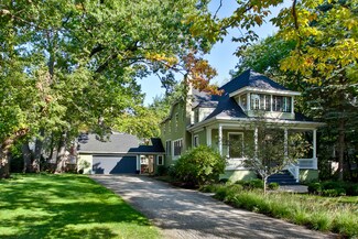 538 E Center Ave, Lake Bluff, IL 60044