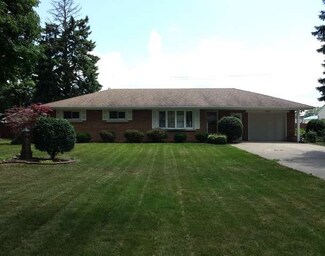 3256 Old Waldron Rd, Kankakee, IL 60901