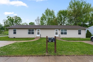 301 & 303 E Keith St, Pierceton, IN 46562